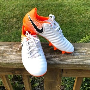Girls Nike Tempo Soccer Cleats